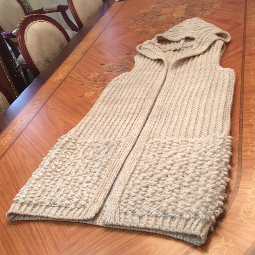 Cocogio Made in Italy Hooded Wool Blend long sleeveless cardigan sz.M